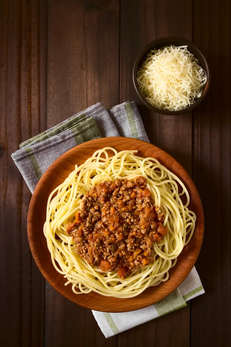 Sapgetid bolognese kastmega