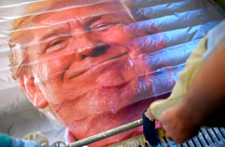 Hispaania Baskimaal Getxos asuv installatsioon «Jump Trump»