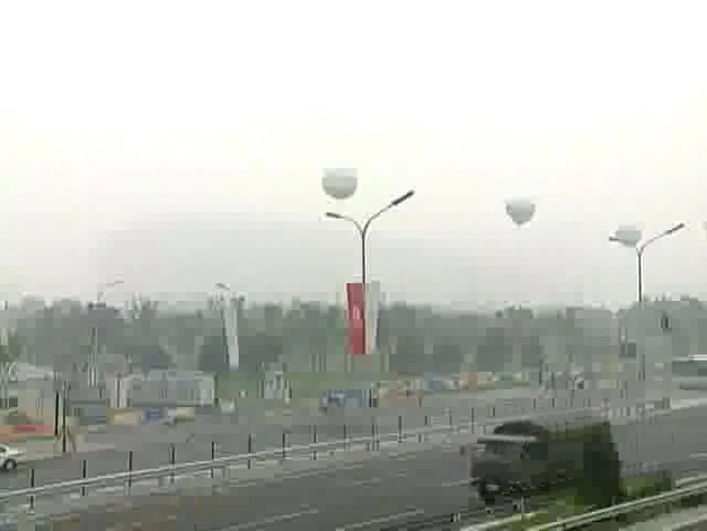 Pekingi kohalt pole sudu taandunud
