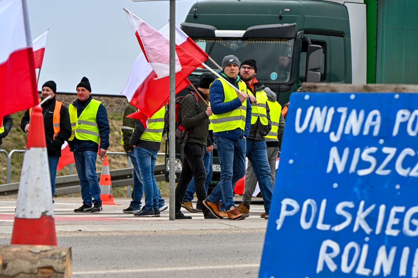 Poola meeleavaldajad blokeerimas liiklust Poola-Ukraina piiril. Foto on illustratiivne.