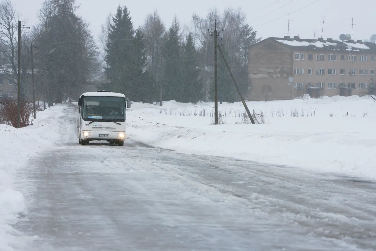 Pildil liinibuss Tartu vallas Äksis.
