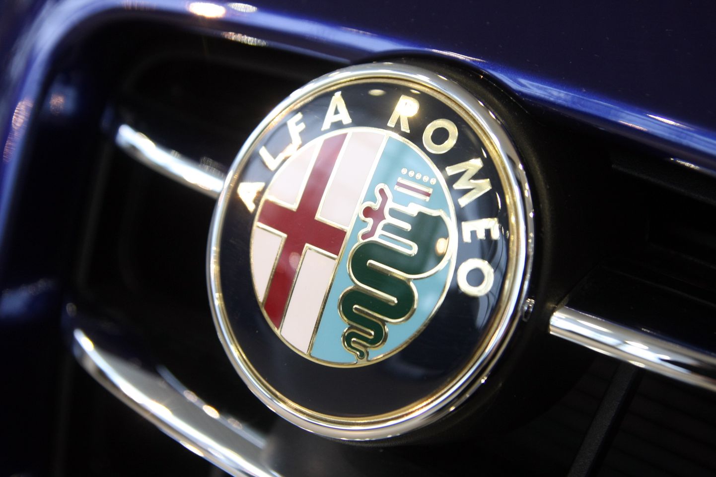 Automašīnas ''Alfa Romeo'' firmas zīme.
