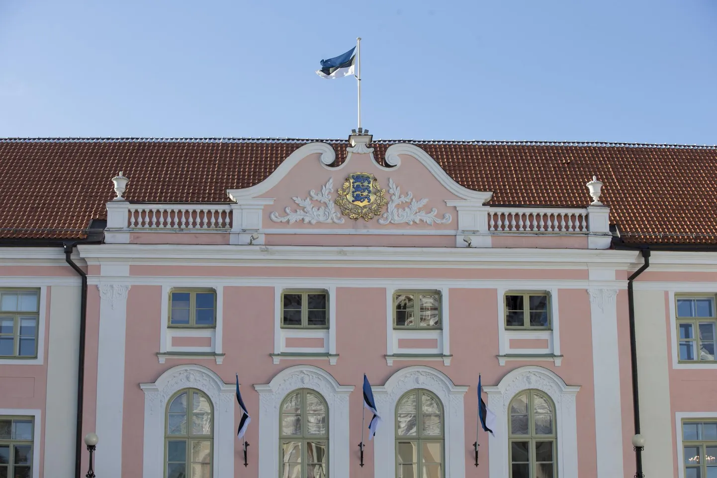 Rahva helgemad pead ei taha kandideerida Toompeale, sest erakonnad on parlamendi maine täis teinud.