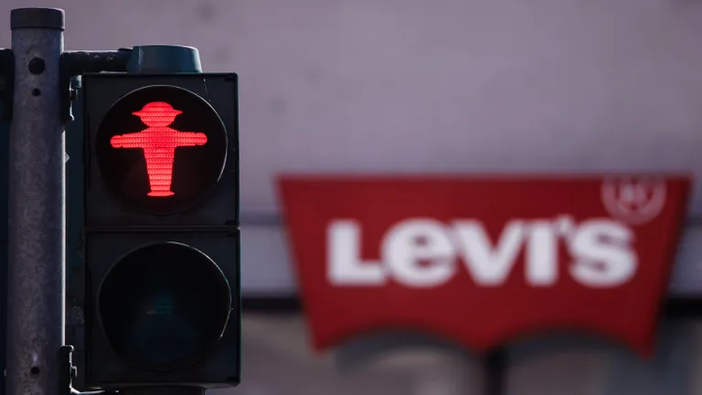 Европа уже ввела ответные пошлины, в том числе на джинсы Levi's