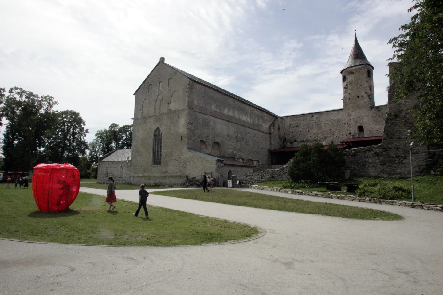 Haapsalu piiskopilinnus.
