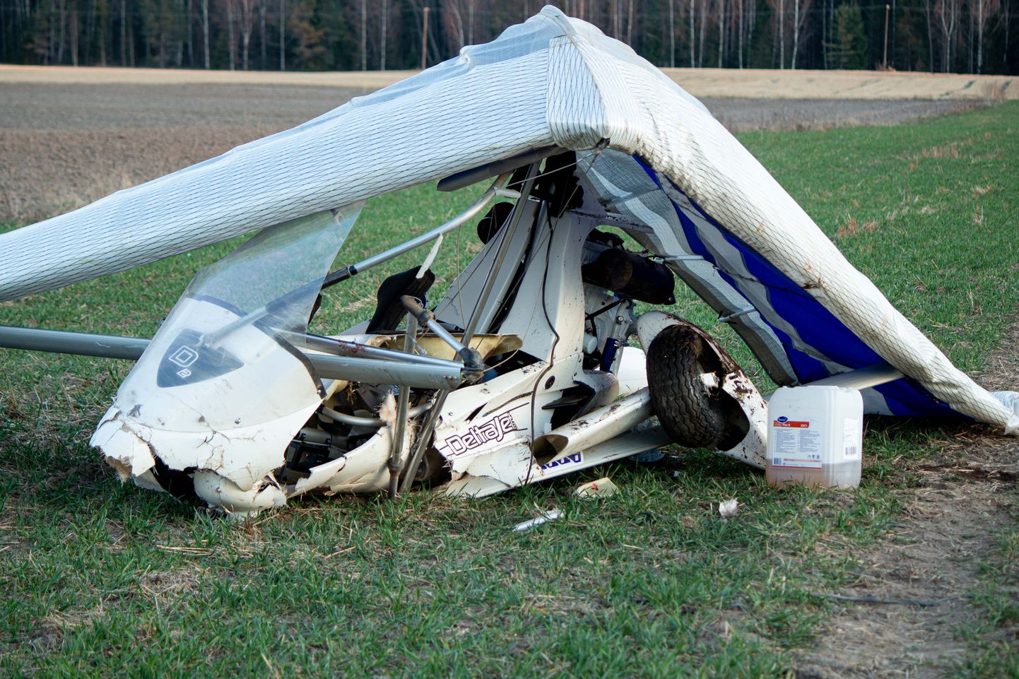 Valgamaal riidaja külas juhtus deltaplaaniga lennuõnnetus.