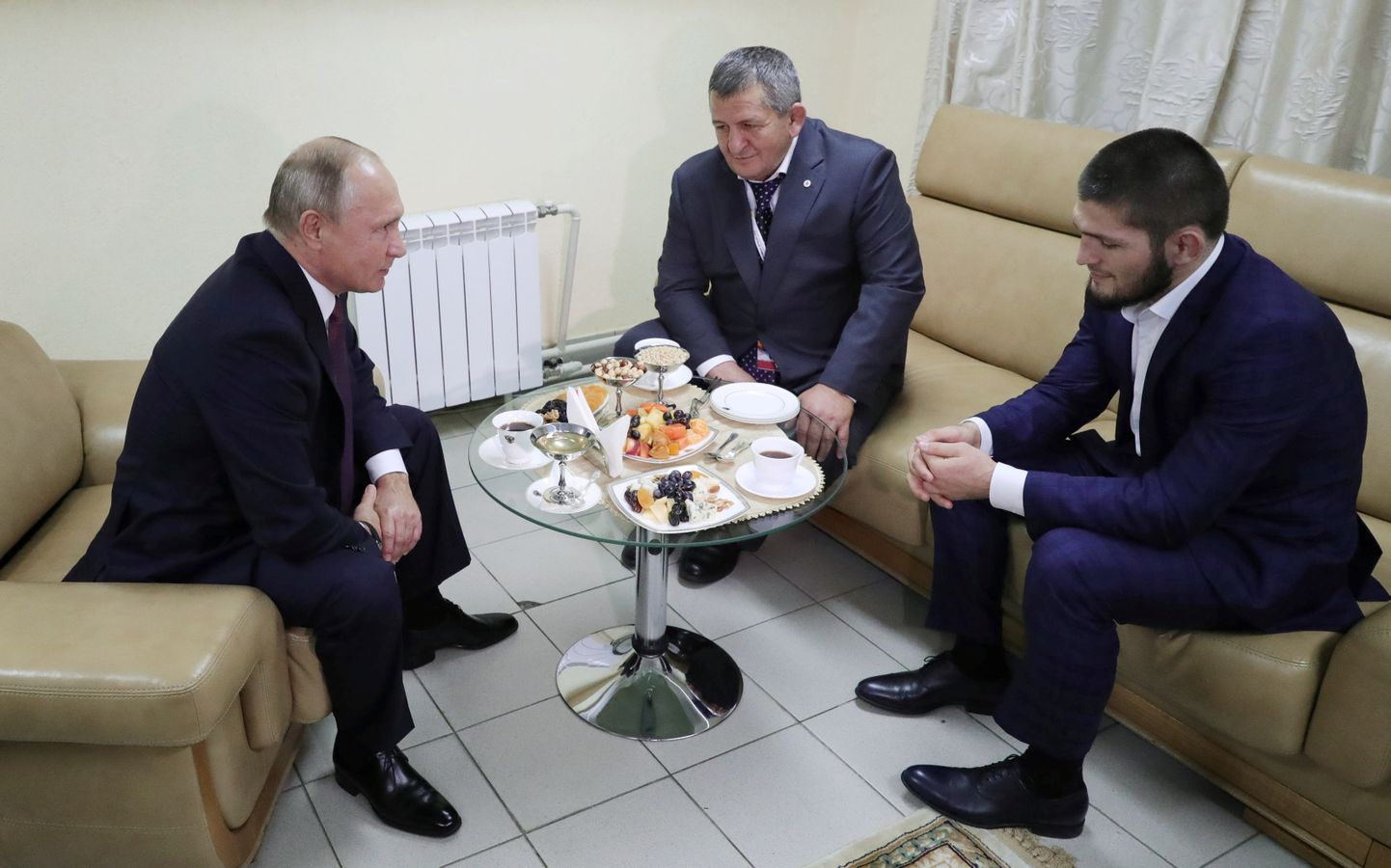 Vladimir Putin kohtumas Habib Nurmagomedoviga.
