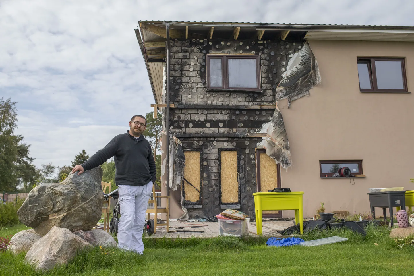 Дом Олега Ержанова подожгли два года назад.