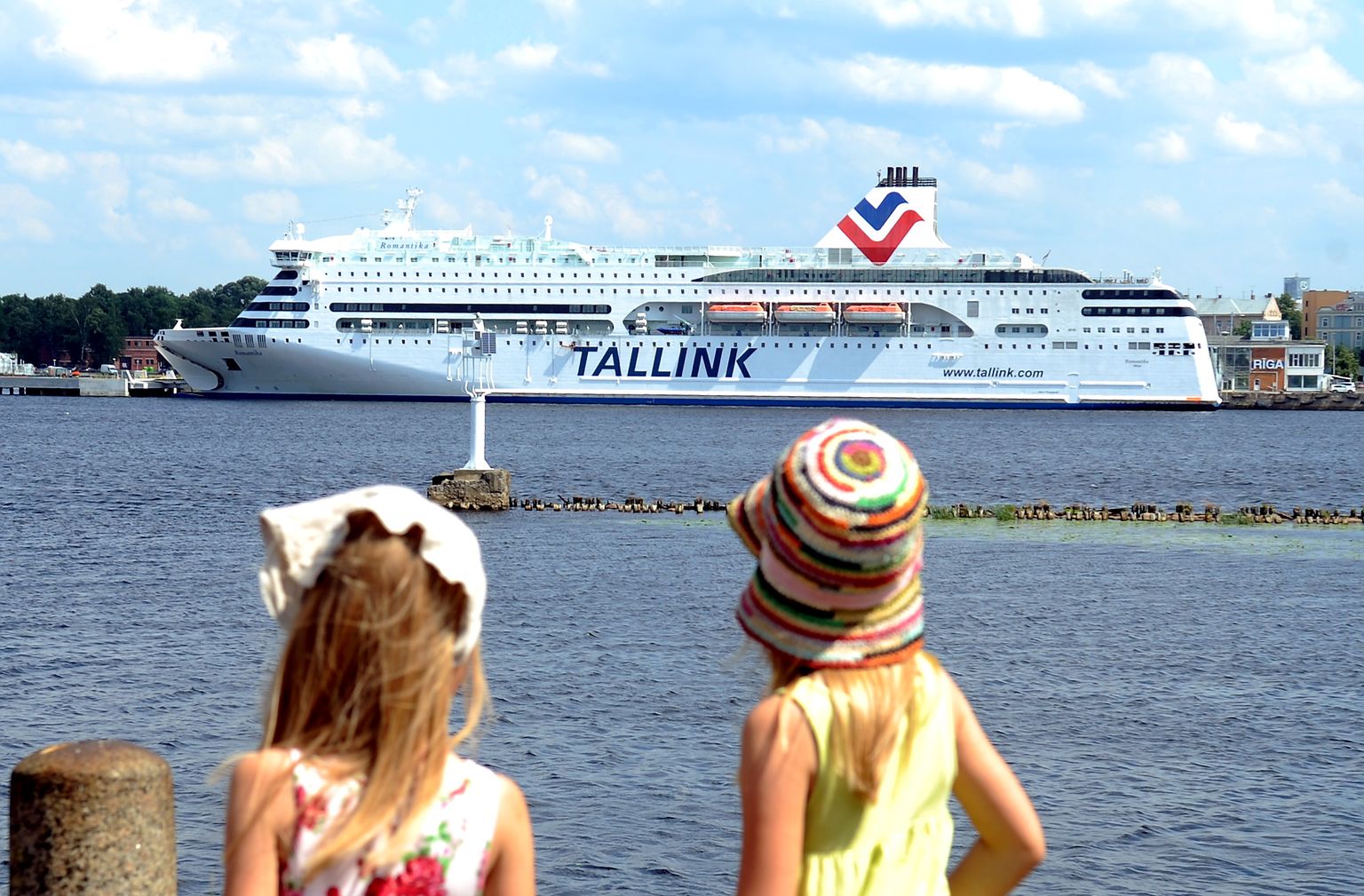 Паром Tallink в Рижском порту
