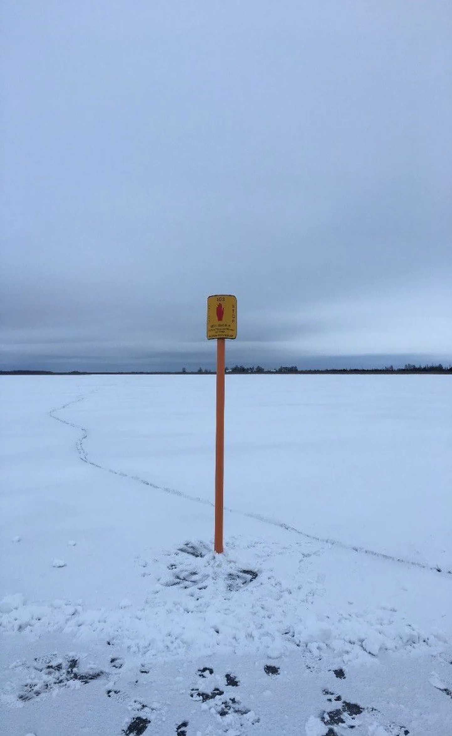 Hoiatussilt Lämmijärvel - kohe algab Venemaa ning sildist kaugemale minna ei maksa. Foto on illustratiivne.