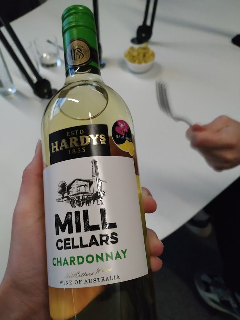 47. episoodi vein: Hardy's Mill Cellars Chardonnay.