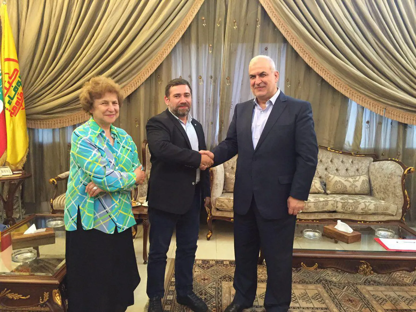 Europarlamendi liikmed kohtumas Hezbollah' ühe liidri, Mohammad Raadiga