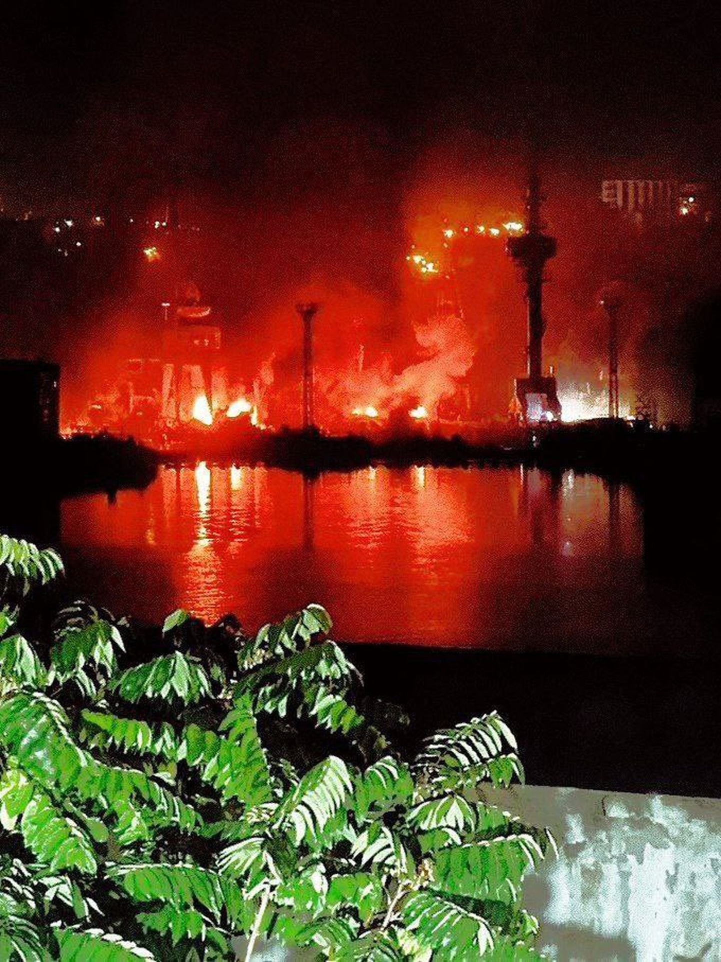 Удар по судоремонтному заводу в Севастополе в ночь на 13.09. 2023 г.: пострадали 24 человека и два корабля РФ