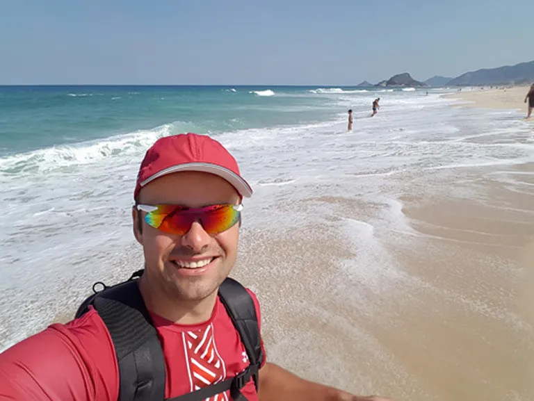 Brīvā dienā bijām vienā no pludmalēm, kas atrodas pie Rio. Šeit bija ļoti tīra pludmale! Nosaukumu gan neatceros...