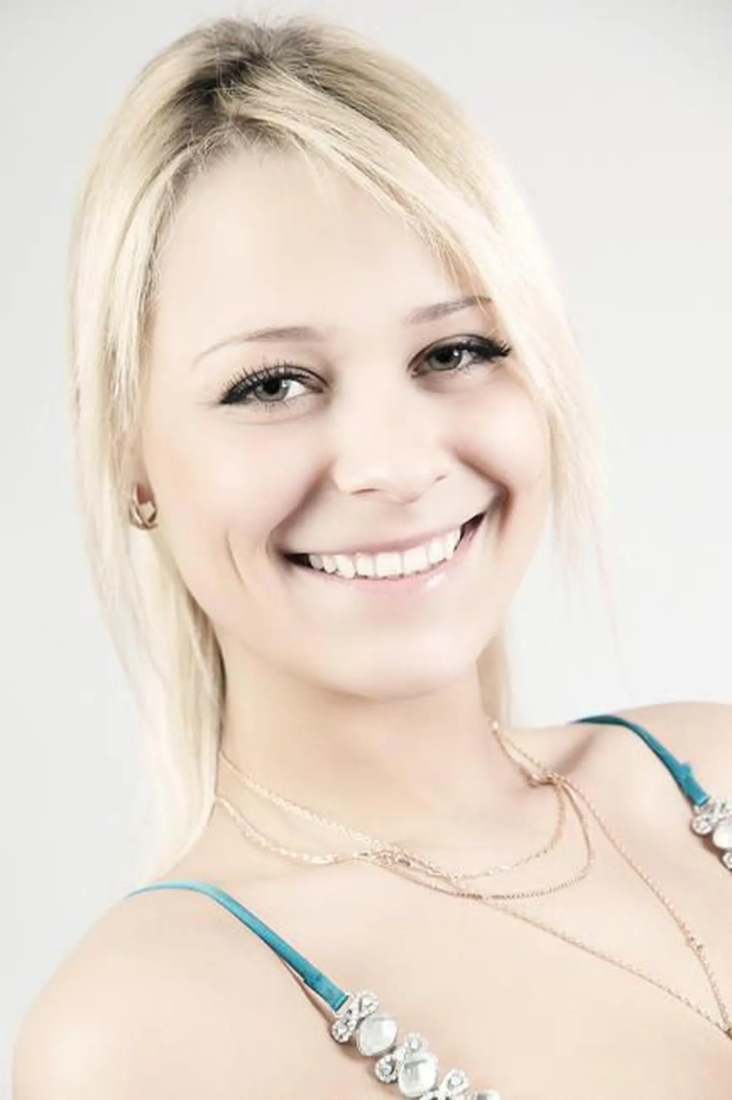 Veebruaris toimunud "Miss Globe Estonia" eelvooru võitis Keisi Lokk, kes juba aprilli lõpus sõidab Lõuna-Koreasse "Miss Global Beauty Queen 2011" valimistele
