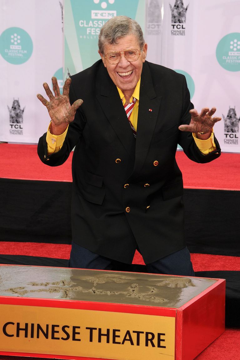 USA komöödianäitleja Jerry Lewis suri 91-aastasena