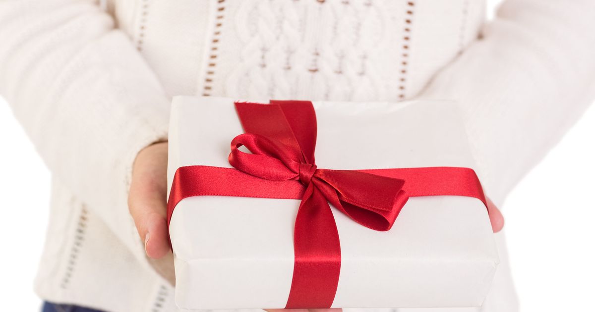 дарим подарки. подарок. подарок. можно ли дарить 20. выбирать подарки.