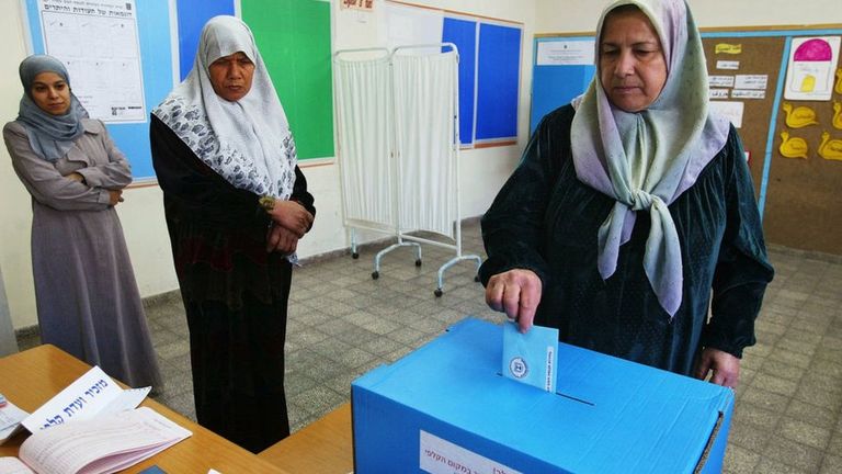 Израильские арабы обладают правом голоса и имеют представителей в кнесете