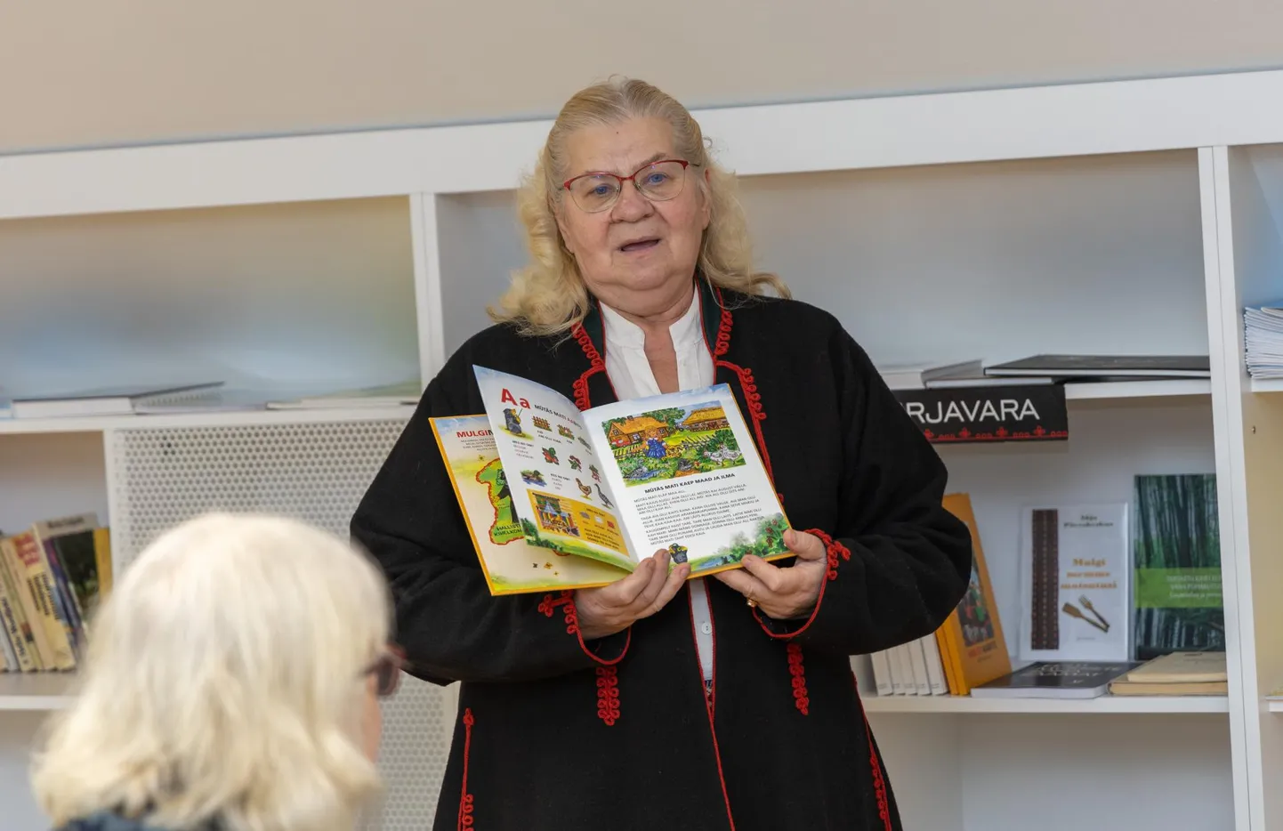 PRÄÄNIK

Mulgid eesotsas Alli Laandega sõidavad täna, emakeelepäeval, Tallinna mulgi keelt tutvustama, et rõhutada: kirjakeele kõrval tuleb ka murdeid au sees hoida.
