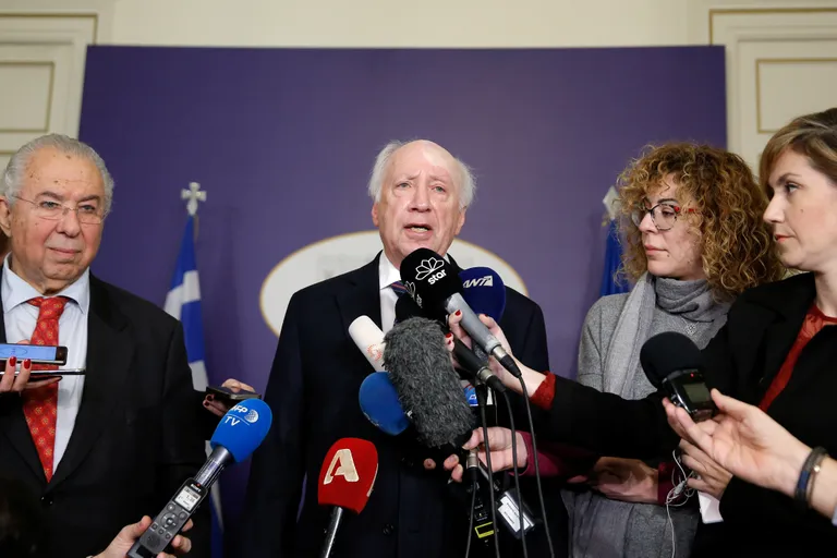 ÜRO vahendaja Matthew Nimetz täna Ateenas.