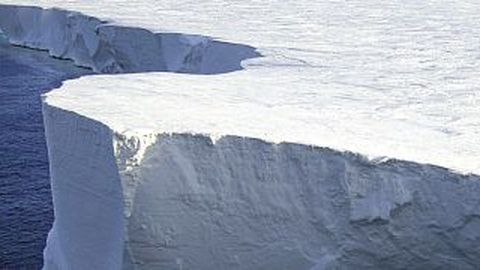 Гигантский айсберг 