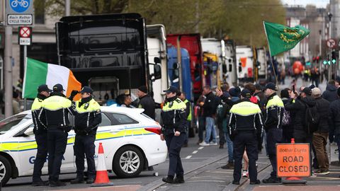 Īrijā aicina degvielu pirkt tikai ārkārtas situācijās