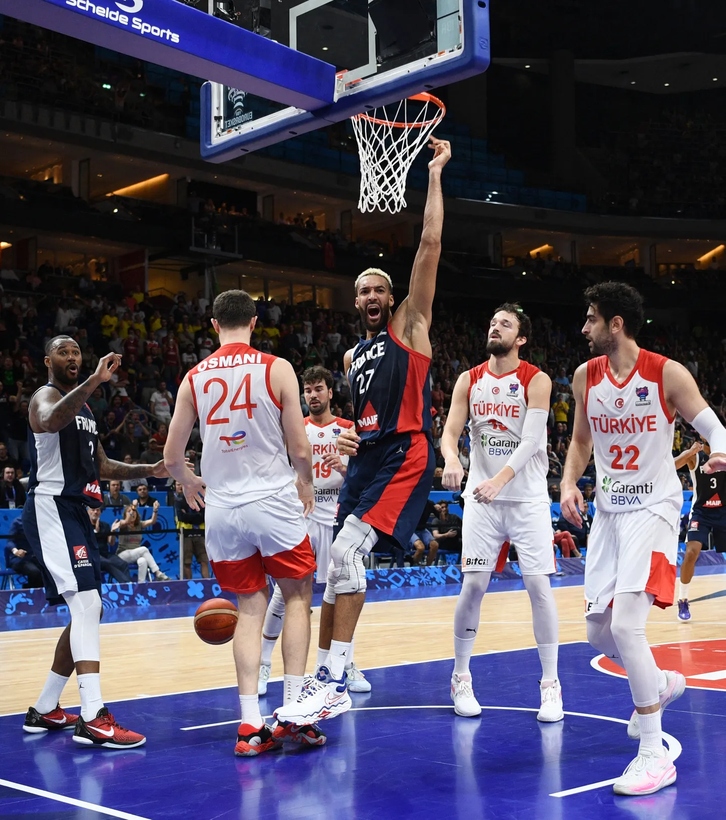 Rudy Gobert (27) kerkis normaalaja lõpus Prantsusmaa kangelaseks.