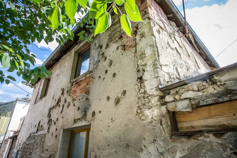 Jugoslaavia kodusõjas räsida saanud maja Bosnia ja Hertsegoviina linnas Mostar.