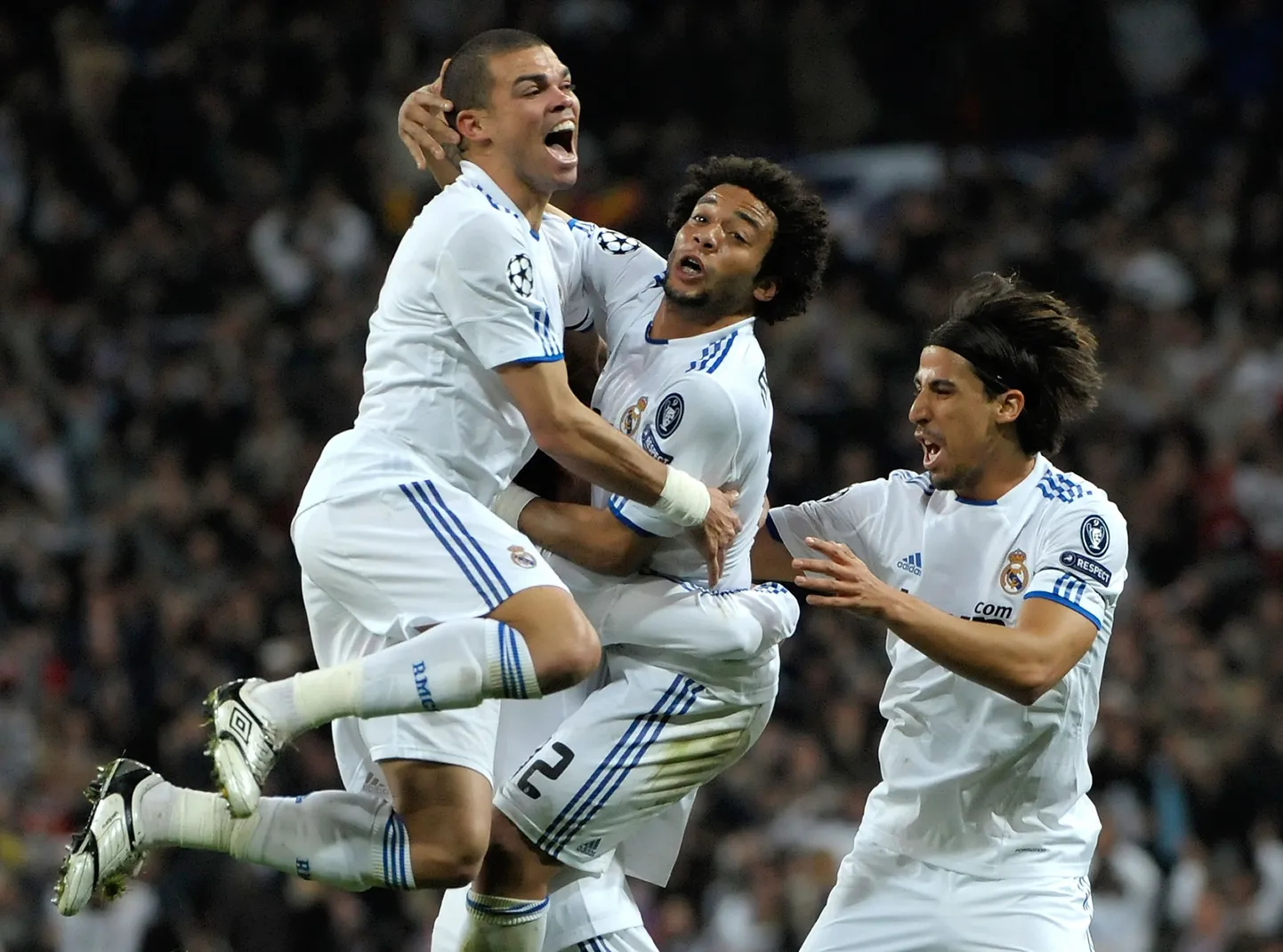 Pepe (paremal), Marcelo (keskel) ja Sami Khedira Reali esimese tabamuse üle rõõmustamas.