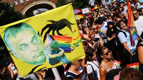 Ungari eemaldas vilepuhumise seadusest LGBTQ-vastase osa