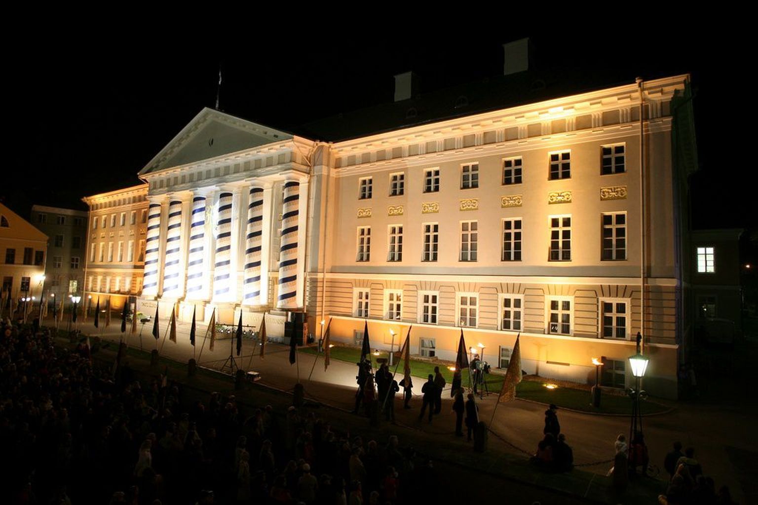 Emakeelse kõrghariduse lipulaev Tartu Ülikool.