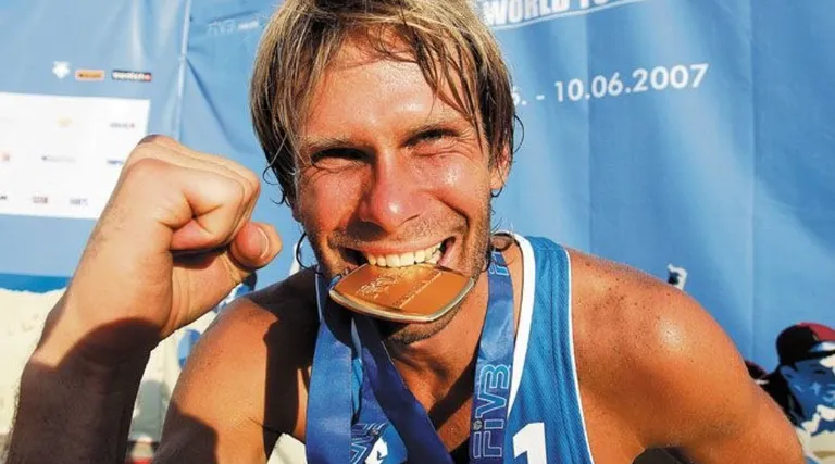 Kristjan Kais, MK-etapi kuldmedal hambus.