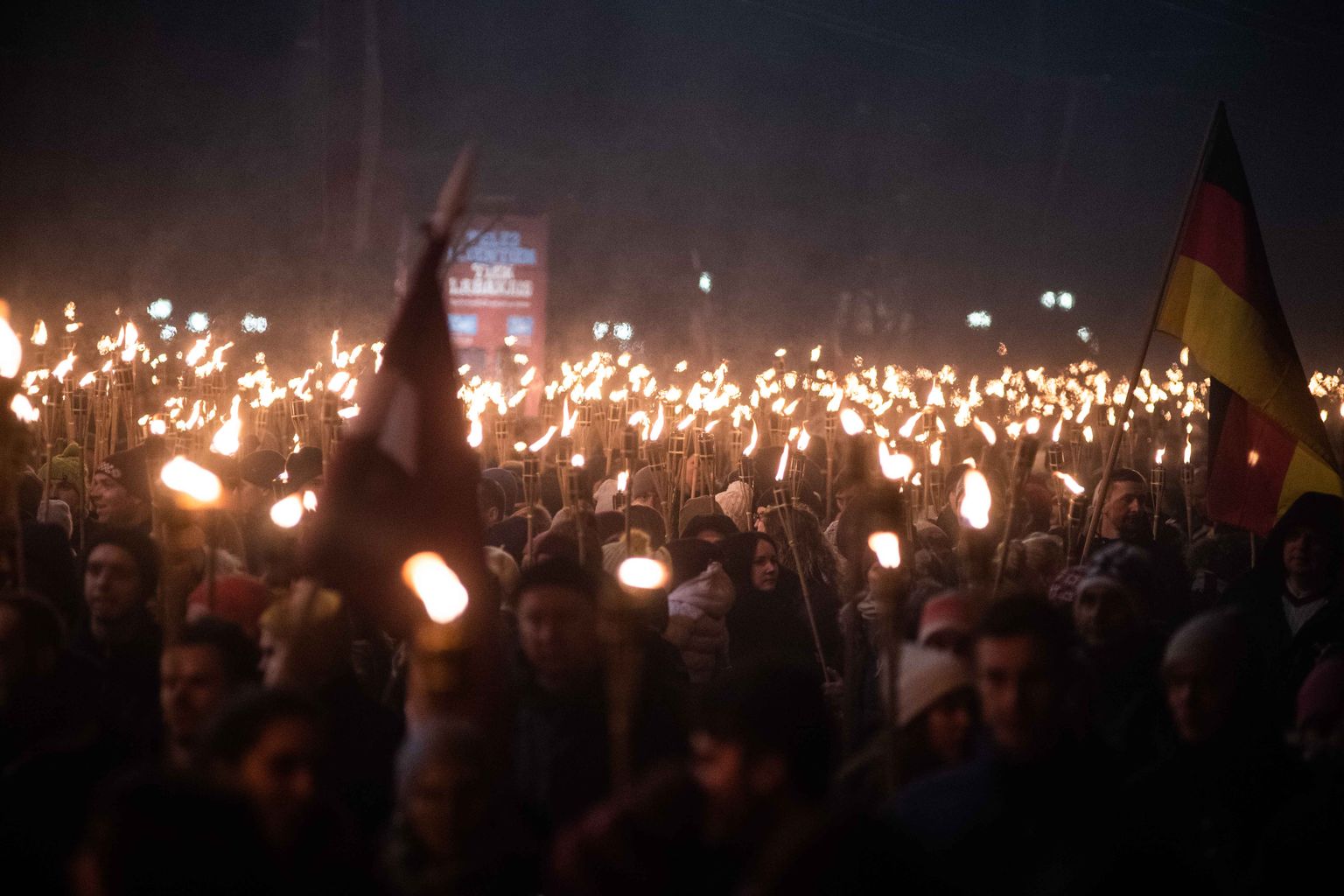 Факельное шествие в честь столетия Латвии