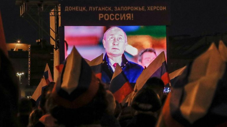 В Москве на Красной площади в пятницу прошли организованные властями празднества по поводу аннексии