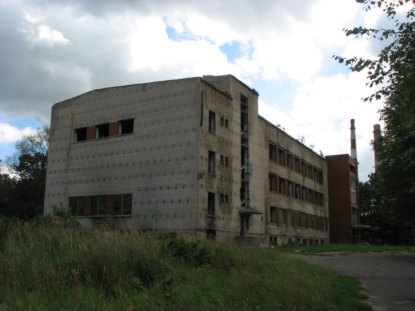 Бывший дом культуры Слокской бумажной фабрики