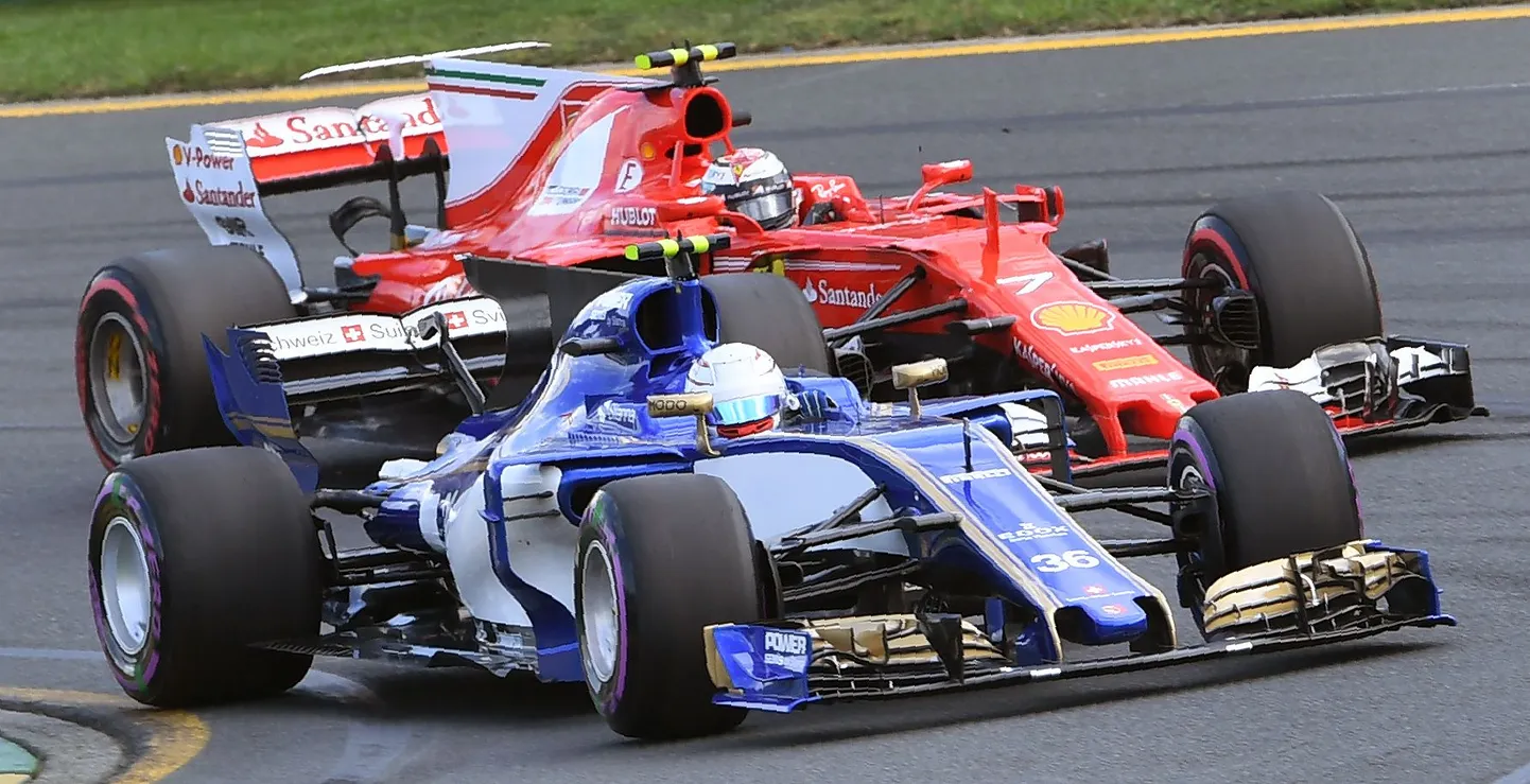 Antonio Giovinazzi (esiplaanil) Austraalia etapil Sauberi roolis.