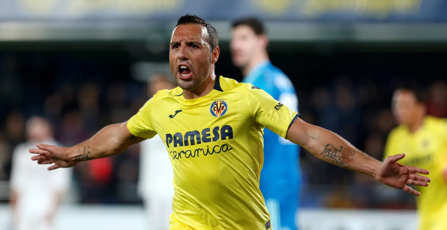 Santi Cazorla on pärast dramaatilist vigastust viimaks tagasi väljakul ja lööb tähtsaid väravaid. Üleelatud raskustest annab märku koht tema vasakul käsivarrel, kust võeti jalale siirdamiseks nahka.