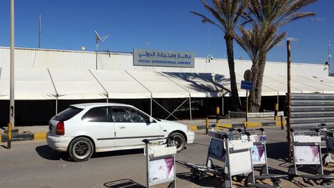 Liibüa pealinnas tabasid raketid taas lennujaama