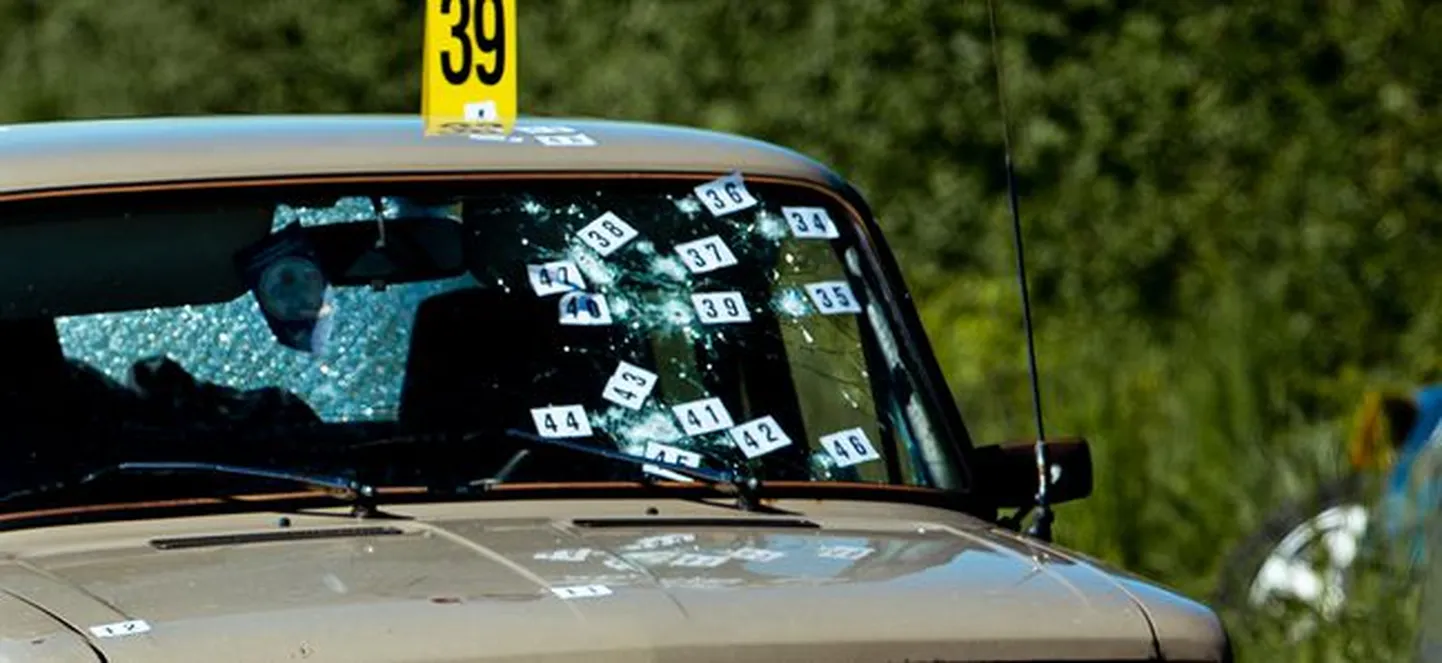 Lihula tulistaja tegi juhuslikust autost sõelapõhja.