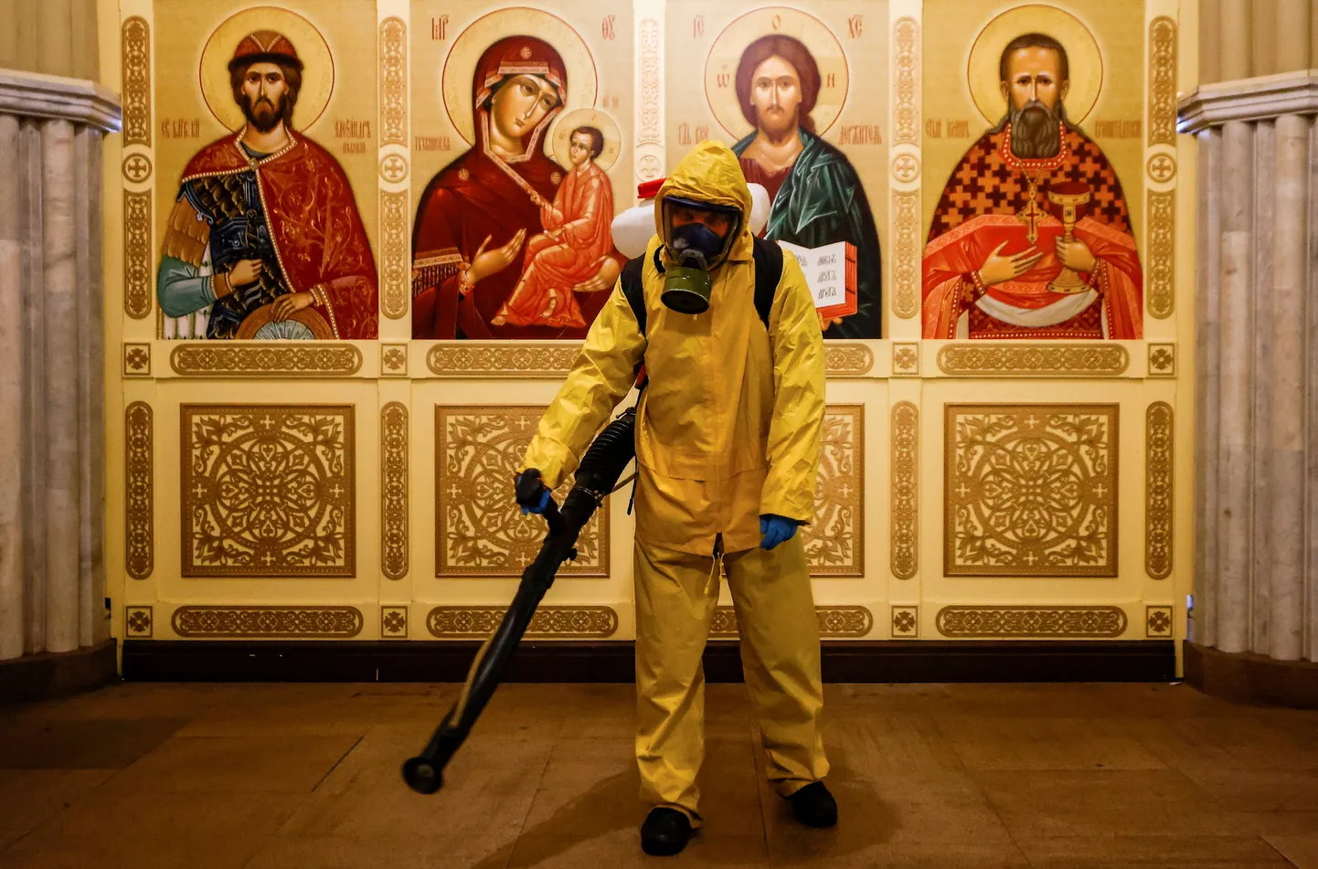 Moskva metroo desinfitseerimine.