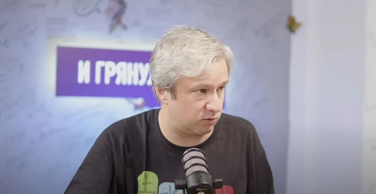 Антон Долин