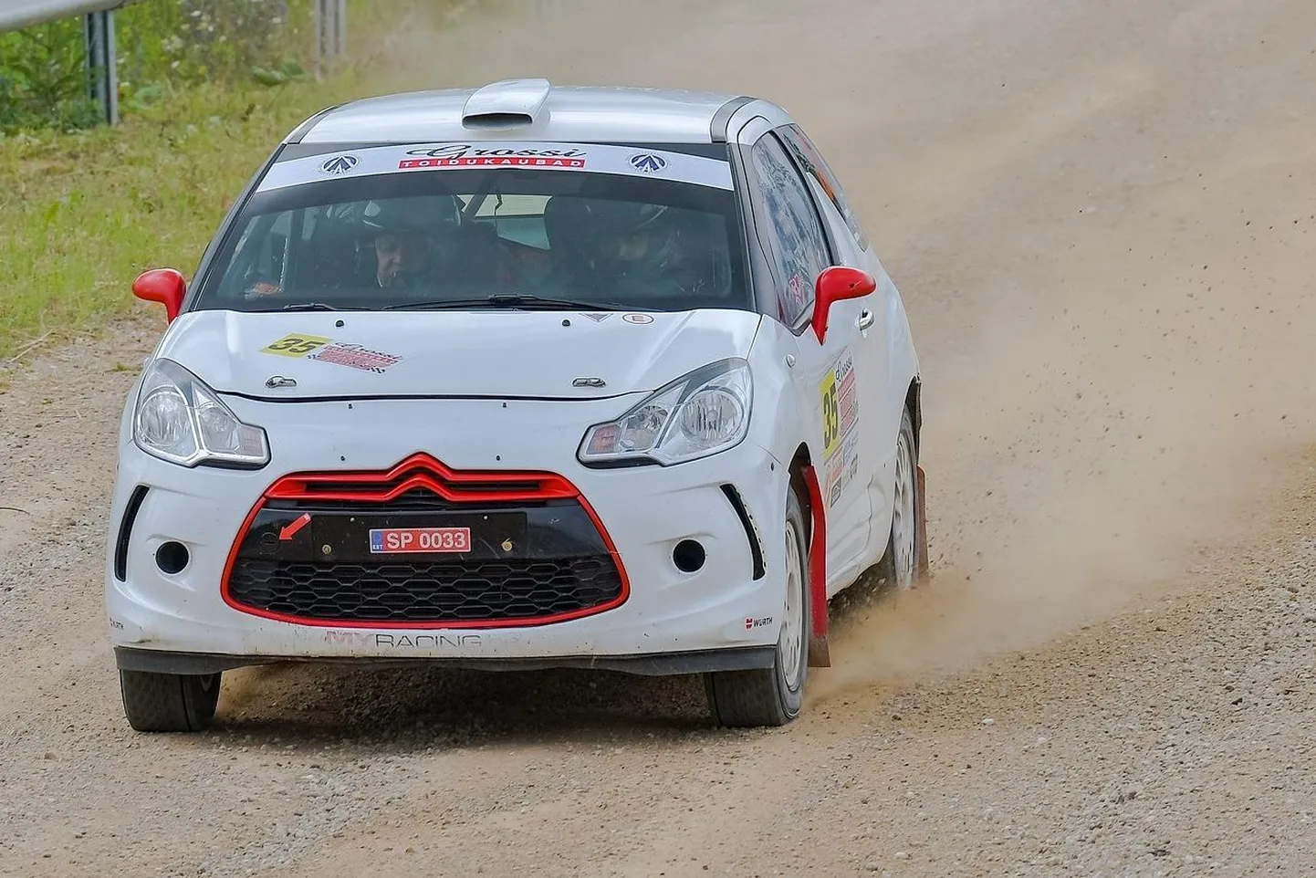 David Sultanjants ja Siim Oja sõitsid Lõuna-Eesti teedel välja masinaklassi esikoha nagu Viru rallilgi ning tüürivad täiseduga Saaremaa ralli poole.