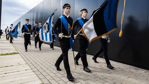 ГАЛЕРЕЯ ⟩ В Таллинне почтили память жертв июньских массовых депортаций
