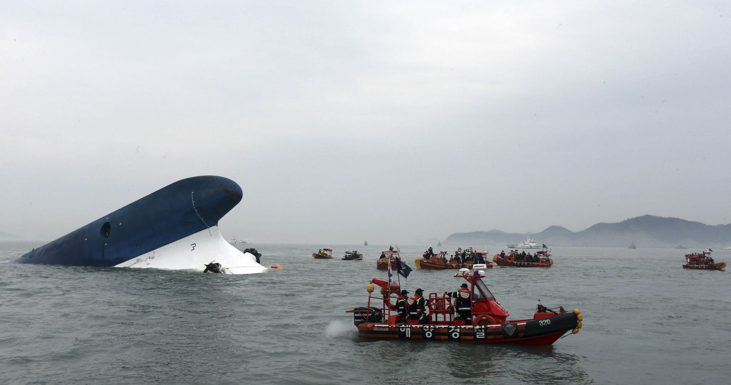 Lõuna-Korea õnnetuslaeval visati hetk enne õnnetust Titanicu teemal nalja