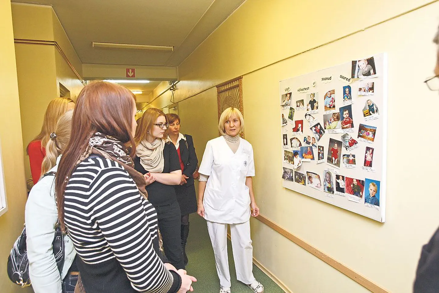 Pildil tutvustab heategijatele oma osakonda TÜ Kliinikumi lastekliiniku neonatoloogia osakonna juhataja dotsent Heili Varendi.