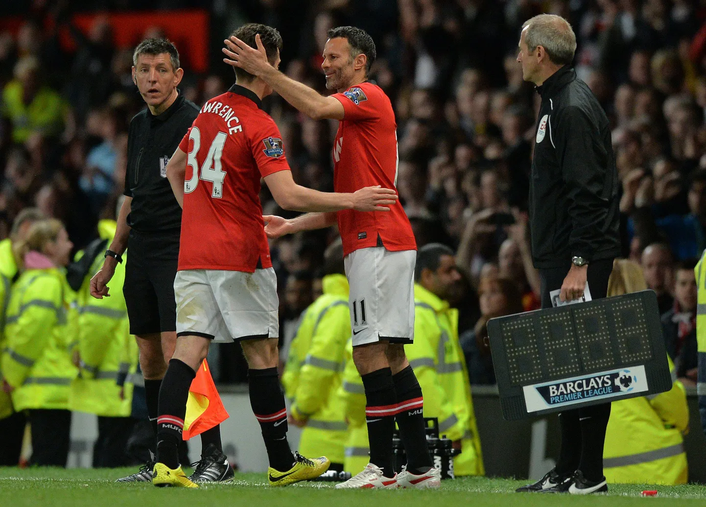 Manchester Unitedi mängib peatreener Ryan Giggs vahetas ennast eilses mängus Hull City vastu väljakule. Ilmselt oli tegu mehe viimase kohtumisega kodupubliku silme all