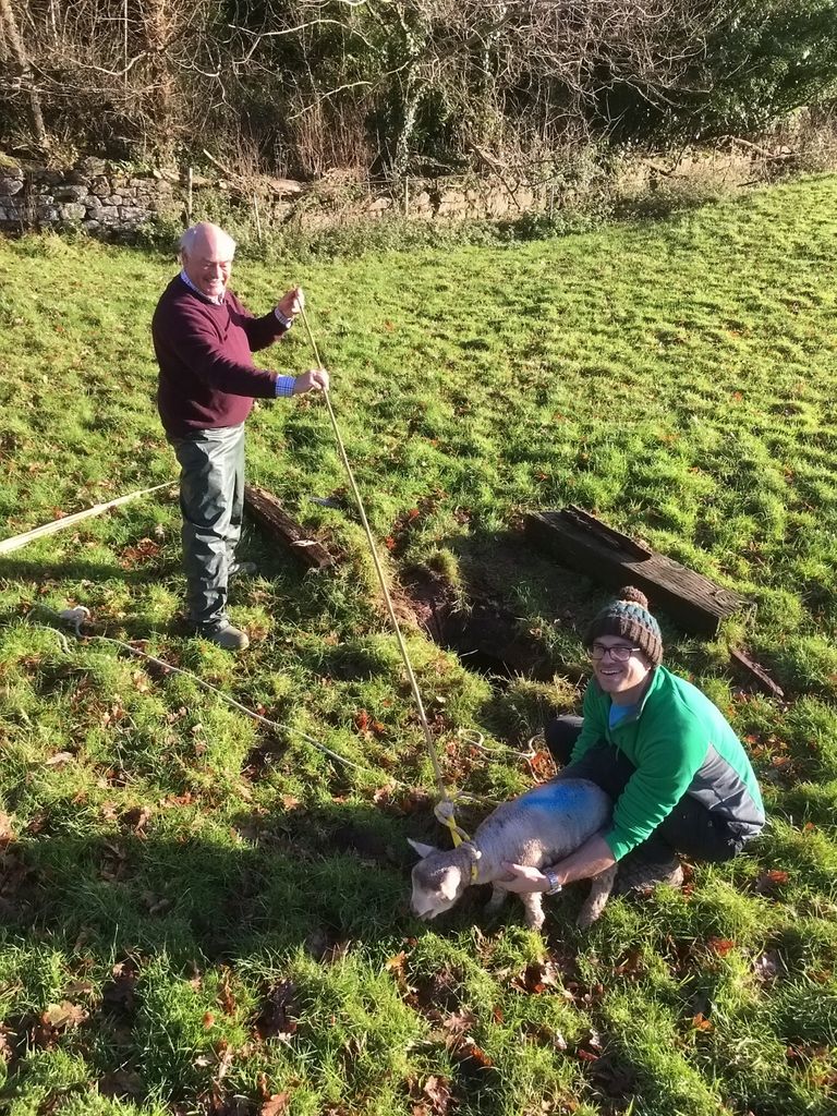 Ühendkuningriigis päästis farmer ajaloolisest kaevust Mrs Bean's Bottom kaks lammast