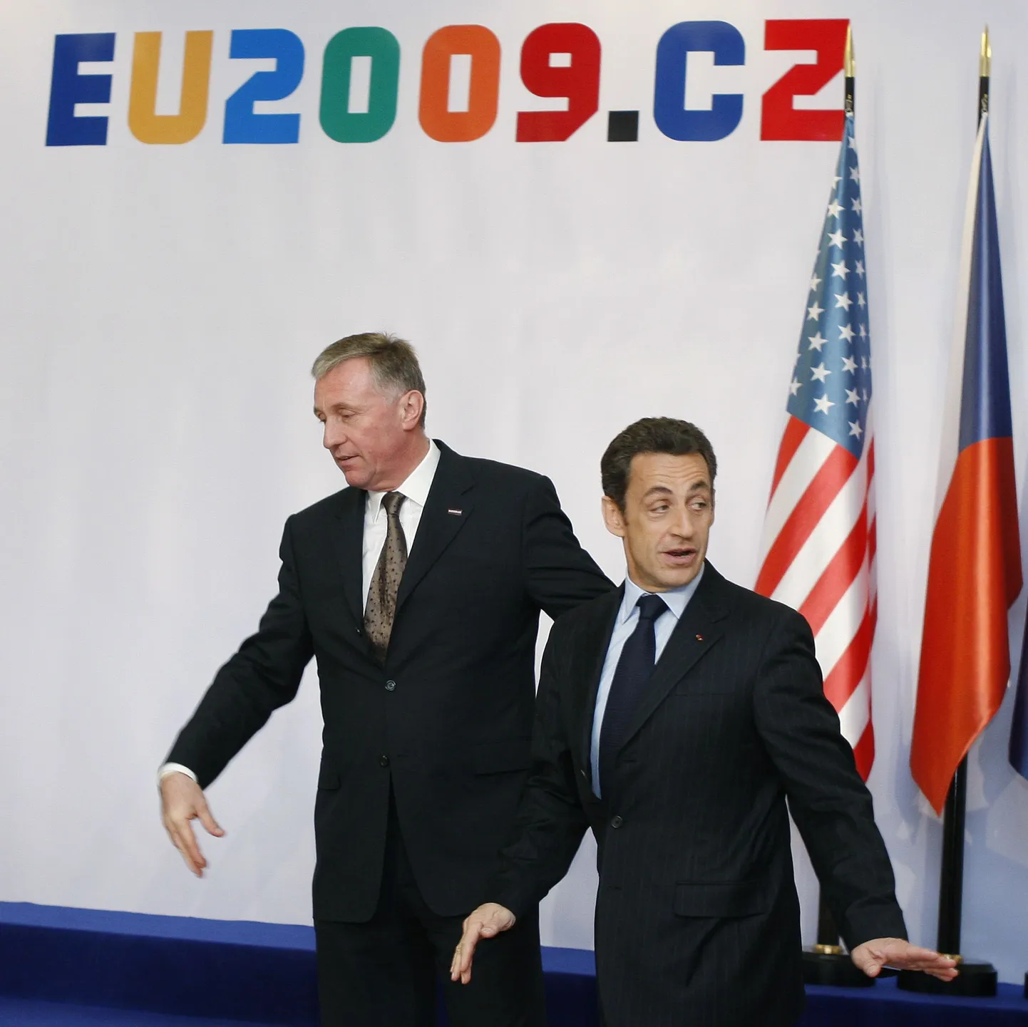Tšehhi peaminister Mirek Topolánek(vasakul) ja Prantsusmaa president Nicolas Sarkozy hiljutisel ELi-USA tippkohtumisel.