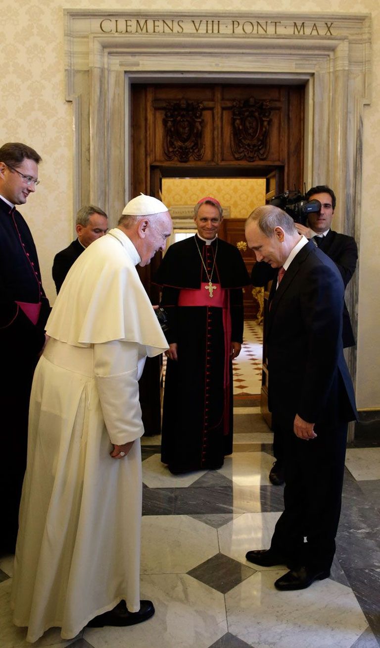 Paavsti ja Venemaa presidendi tervitus.