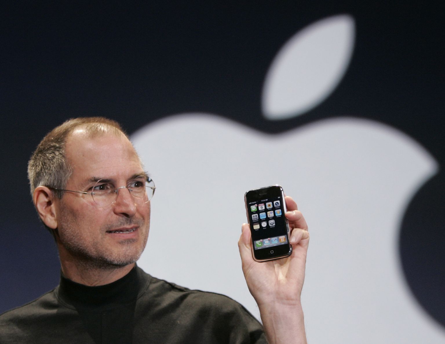 Steve Jobs tutvustas nutitelefoni iPhone 9. jaanuaril 2007.